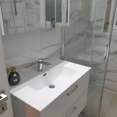 Apartmán Lakeview With Self Check-in & Private Parking On Request